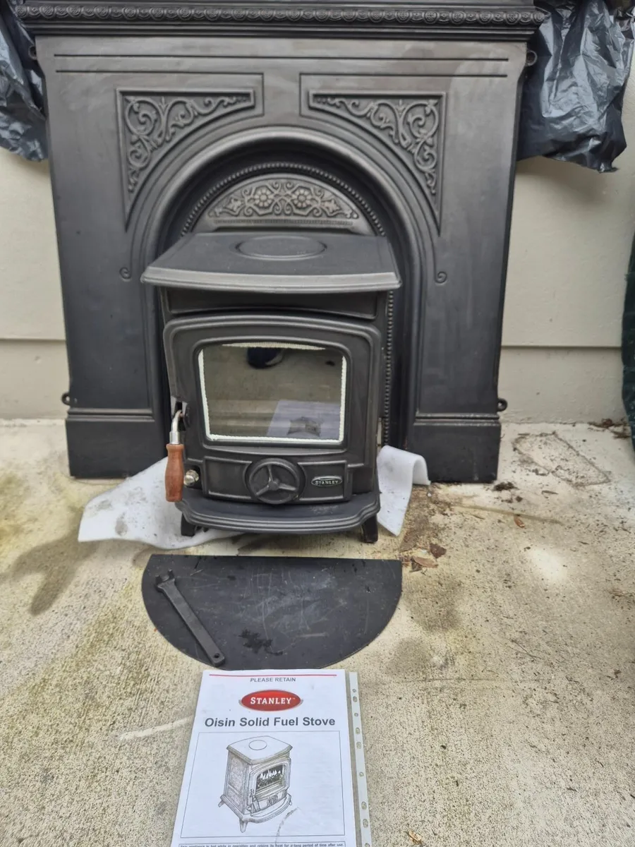 Oisin Stove and Cast Iron Mantlepiece - Image 3