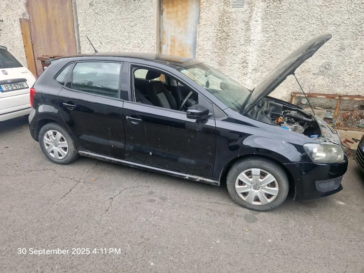 Vw polo 2011 5 door for parts - Image 3