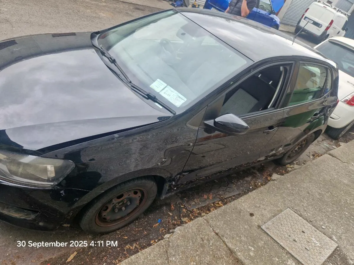 Vw polo 2011 5 door for parts - Image 4