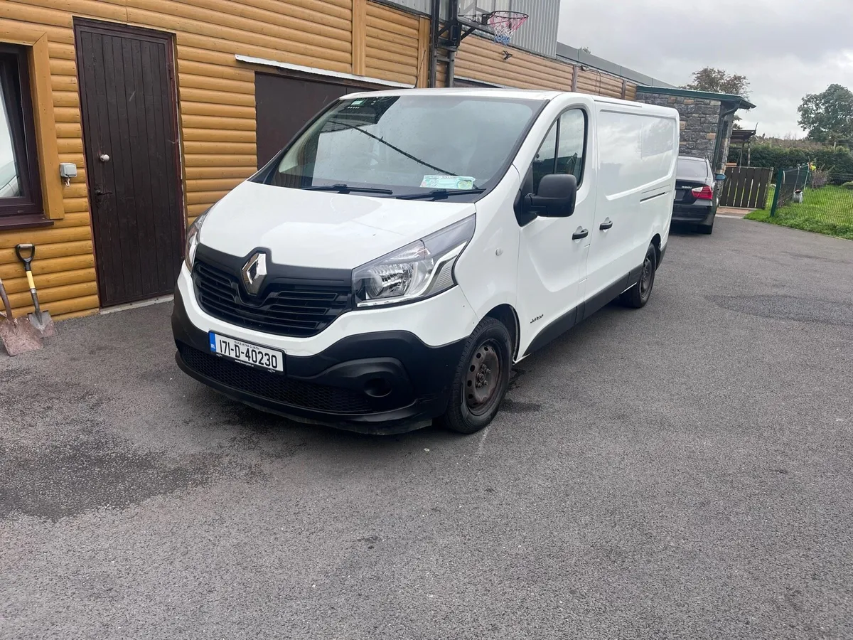 2017 Renault Trafic - Image 1