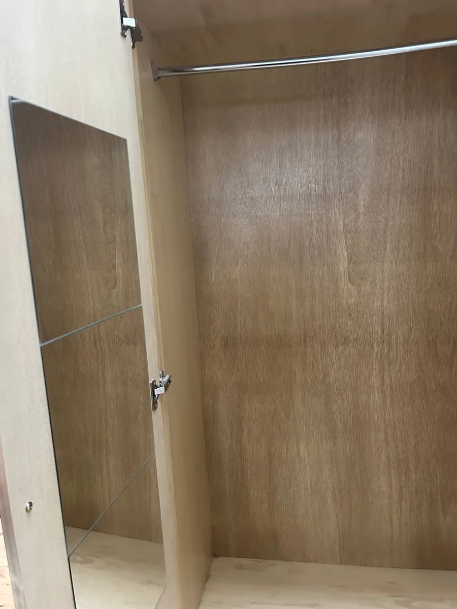 Wardrobe - Image 3