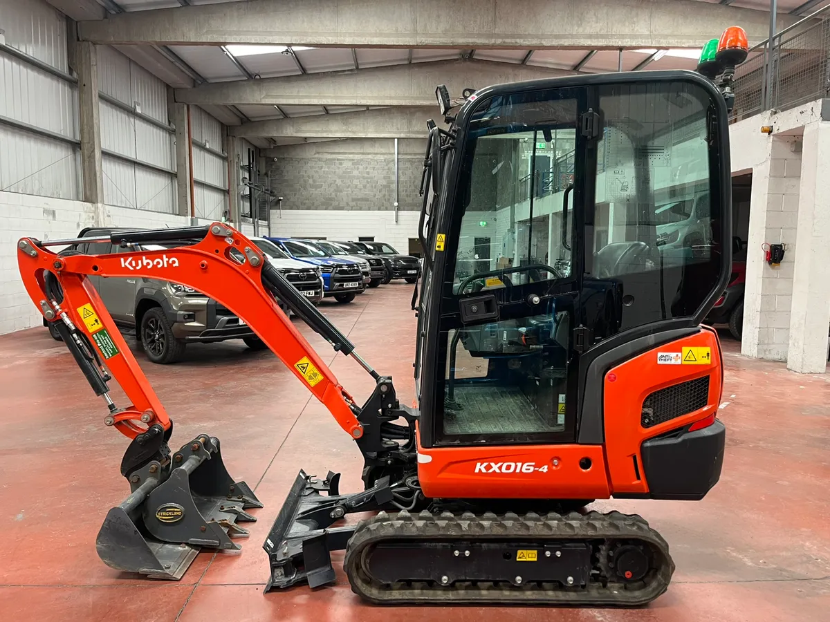 Kubota KX016-4 Cabbed Mini Digger - Image 2