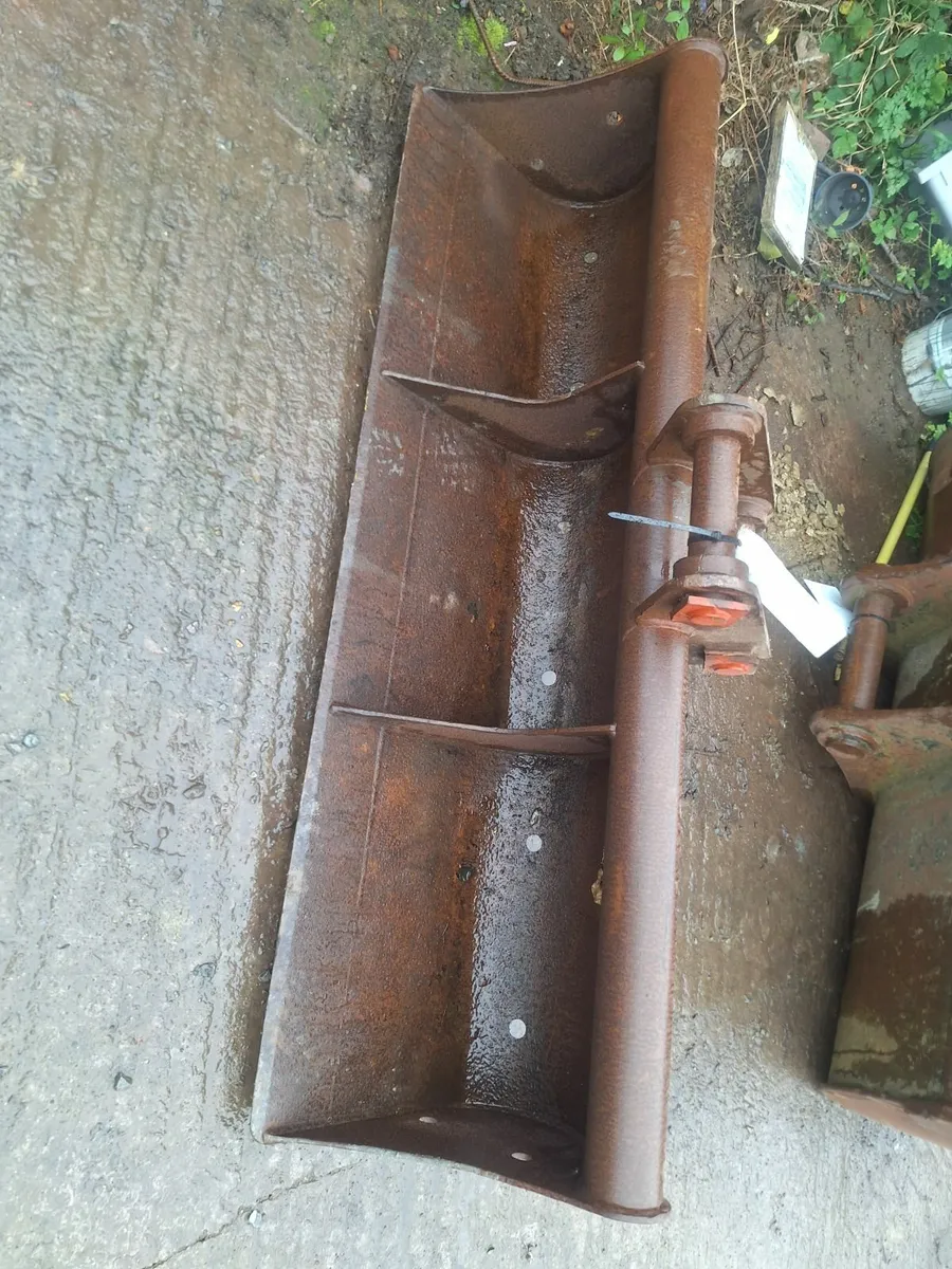 Grading bucket 60mm pins 10 ton - Image 1
