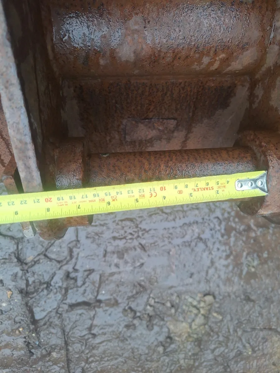 Grading bucket 60mm pins 10 ton - Image 2