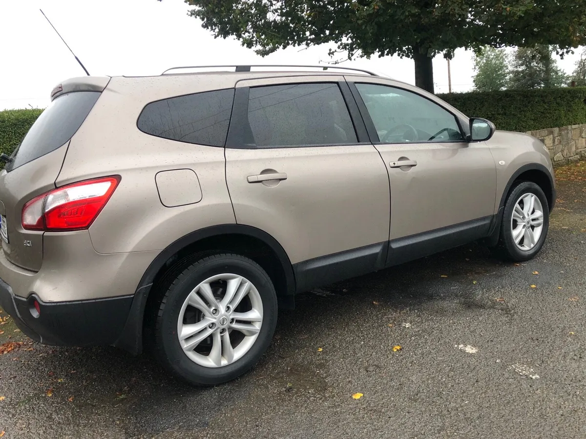 NISSAN QASHQAI 2+2 AS AS NEW FSH NCT & TAX - Image 2