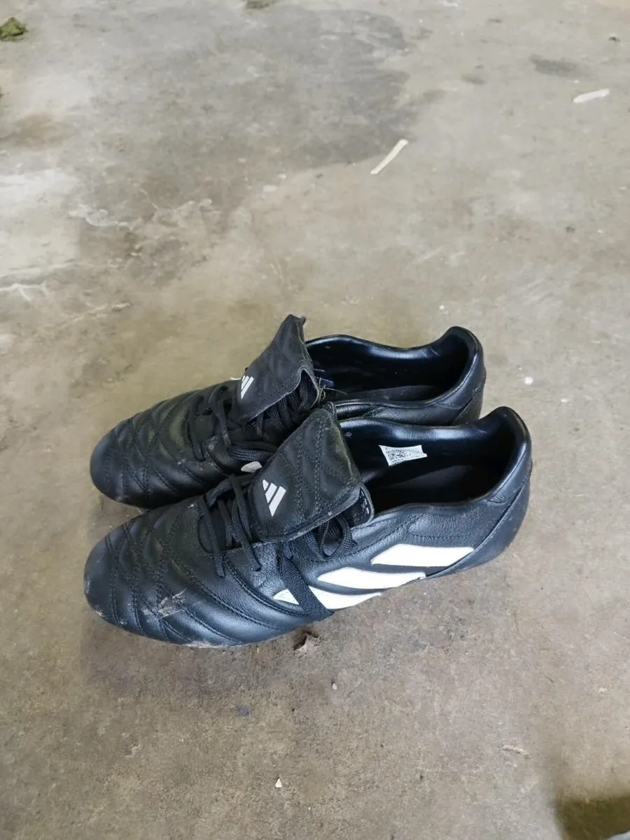 Football boots - Image 1