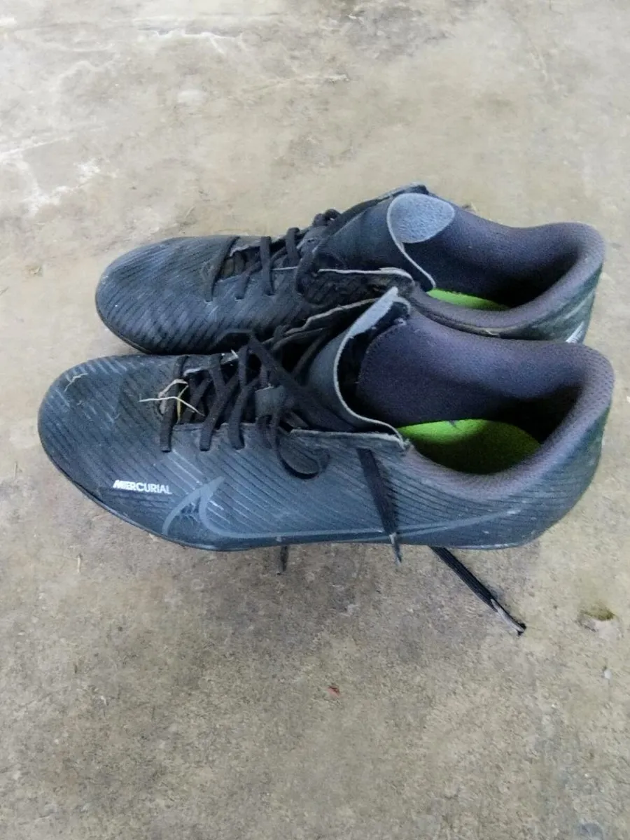 Football boots - Image 4