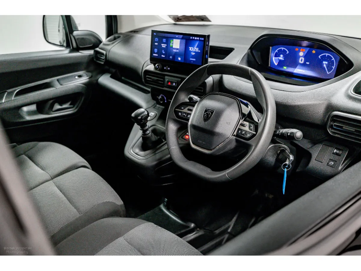 Peugeot Partner Pro Plus 1.5 Diesel 100HP 650kg €2 - Image 2