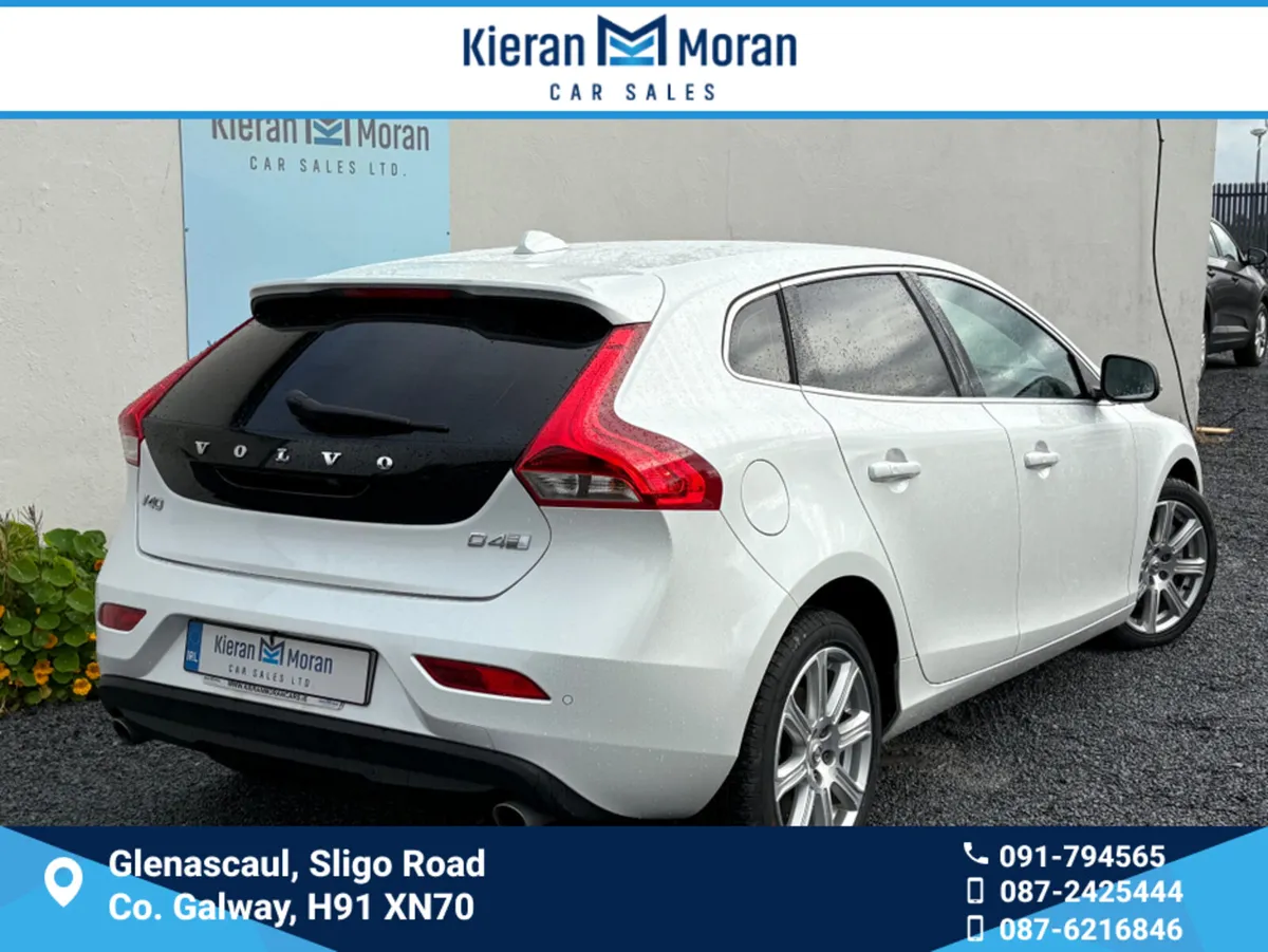 Volvo V40 INSCRIPTION - Image 4