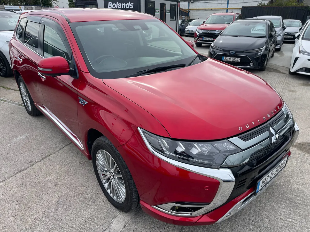 192 Mitsubishi Outlander Hybrid 2.4 Phev Automatic - Image 2