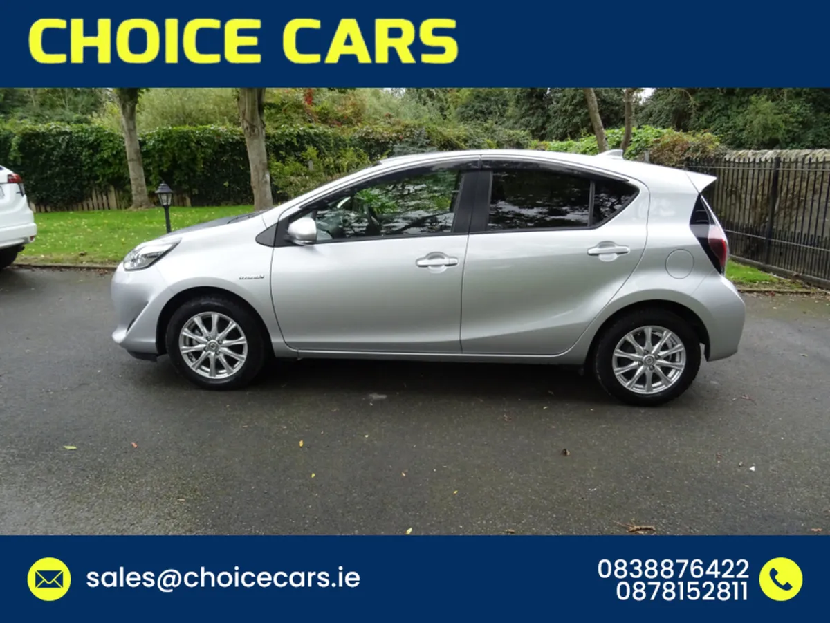 Toyota Aqua 1.5 AUTO HYBRID KEYLESS GO - Image 3