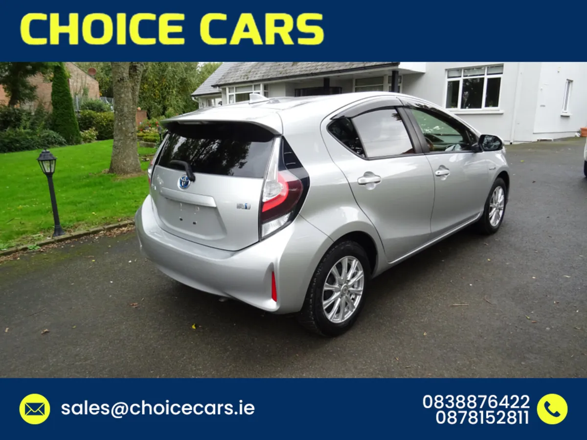 Toyota Aqua 1.5 AUTO HYBRID KEYLESS GO - Image 4