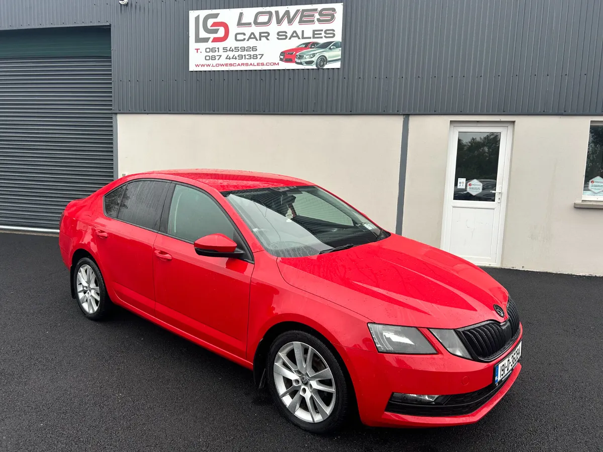 191 Skoda Octavia Ambition 1.6 TDI DSG Auto - Image 1