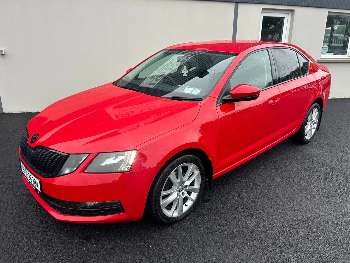 191 Skoda Octavia Ambition 1.6 TDI DSG Auto - Image 2