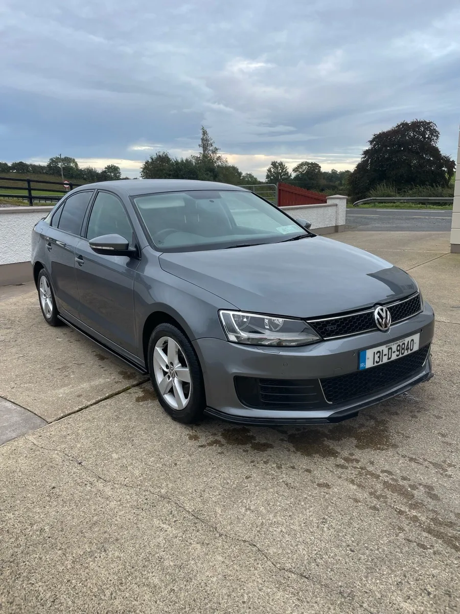 Volkswagen Jetta - Image 2