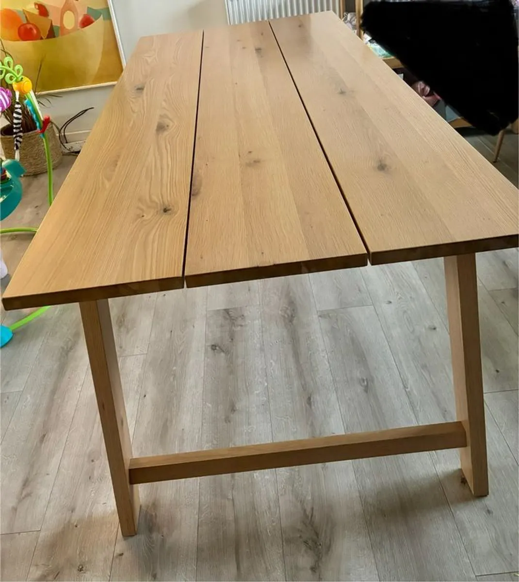Dining room table - Image 1