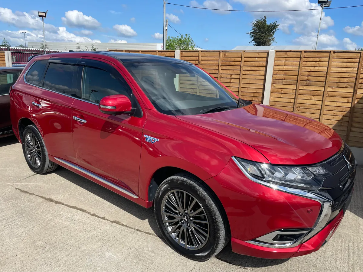 192 Mitsubishi Outlander Hybrid 2.4 Phev S-Edition - Image 2