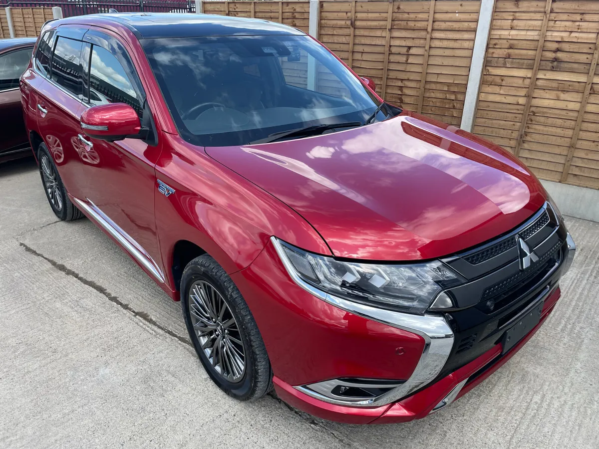 192 Mitsubishi Outlander Hybrid 2.4 Phev S-Edition - Image 3