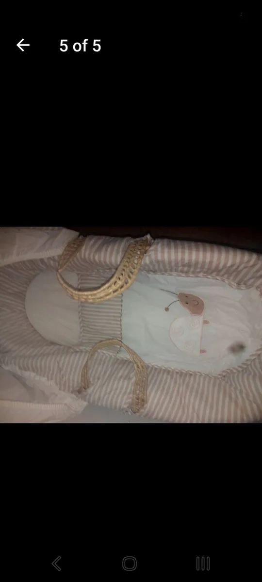 Moses basket with stand - Image 1