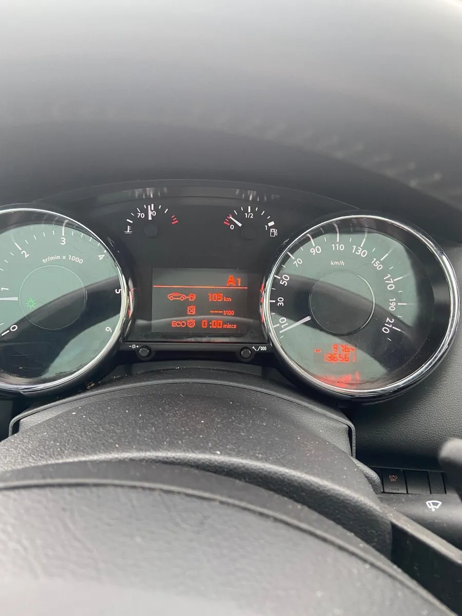Peugeot 3008 2015 - Image 2