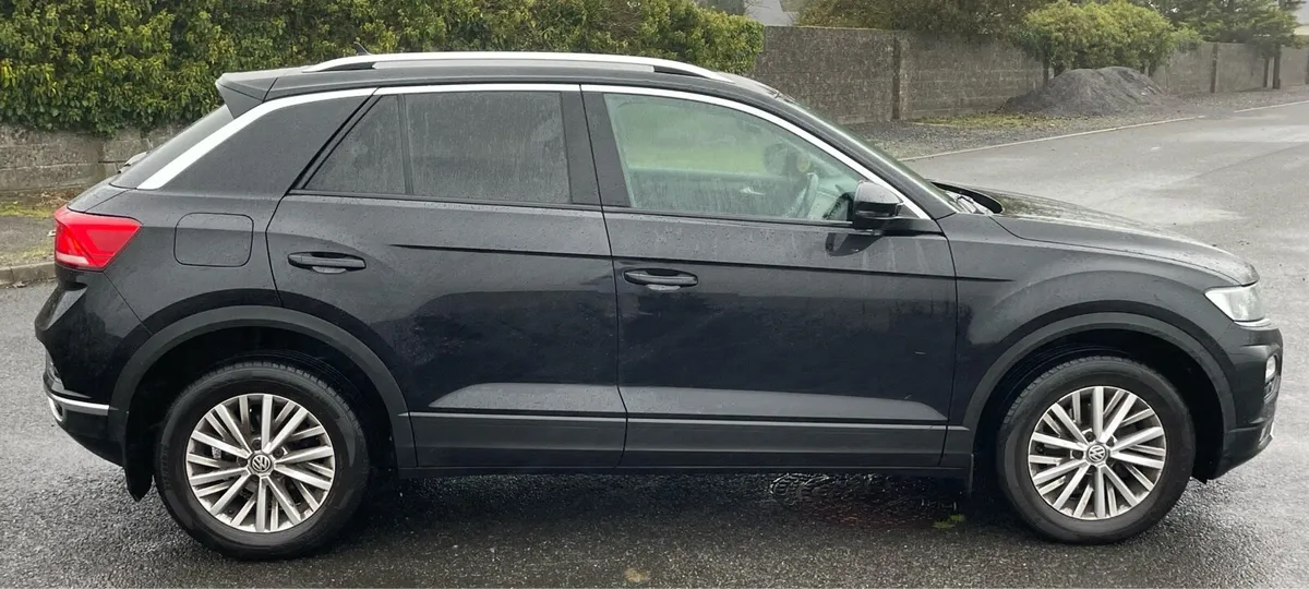 2021 Volkswagen T-Roc - Image 4