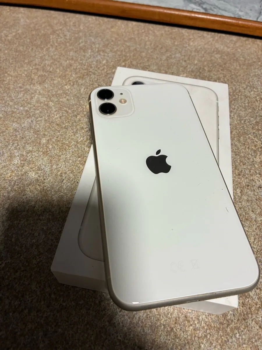 iPhone 11 64GB - Image 2