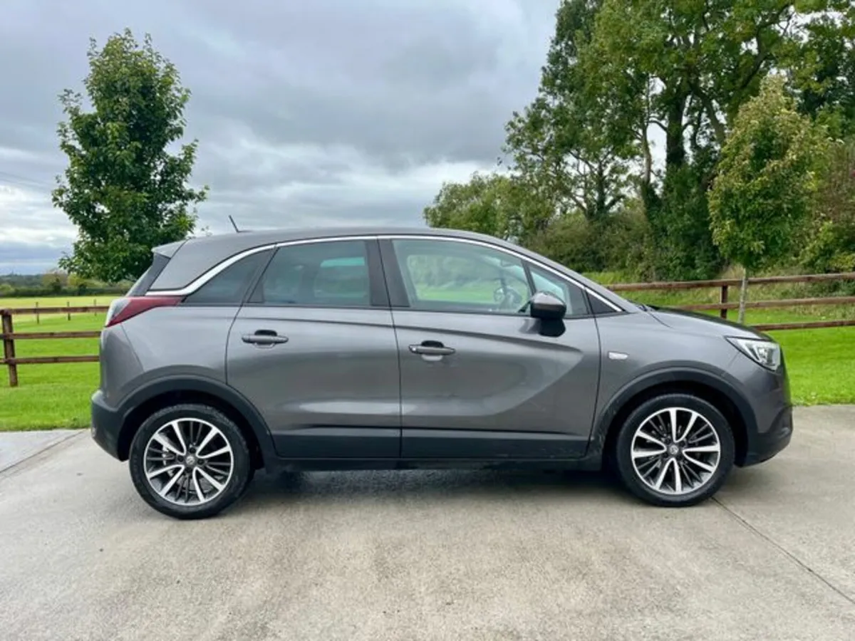 Vauxhall Crossland X 1.2 Elite NAV LOW MILEAGE *TR - Image 4