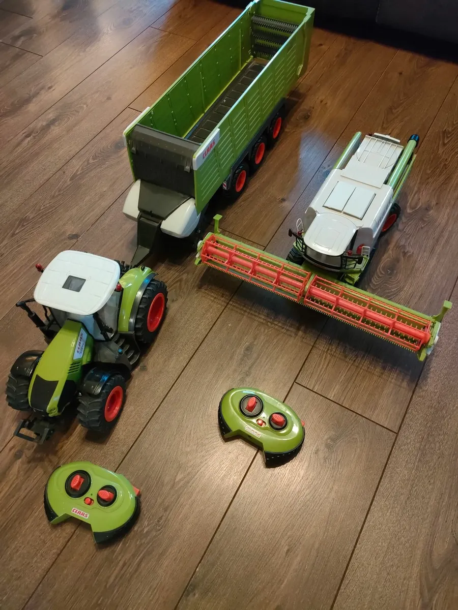 Klass toy tractor with zero grazer and a combine - Image 1