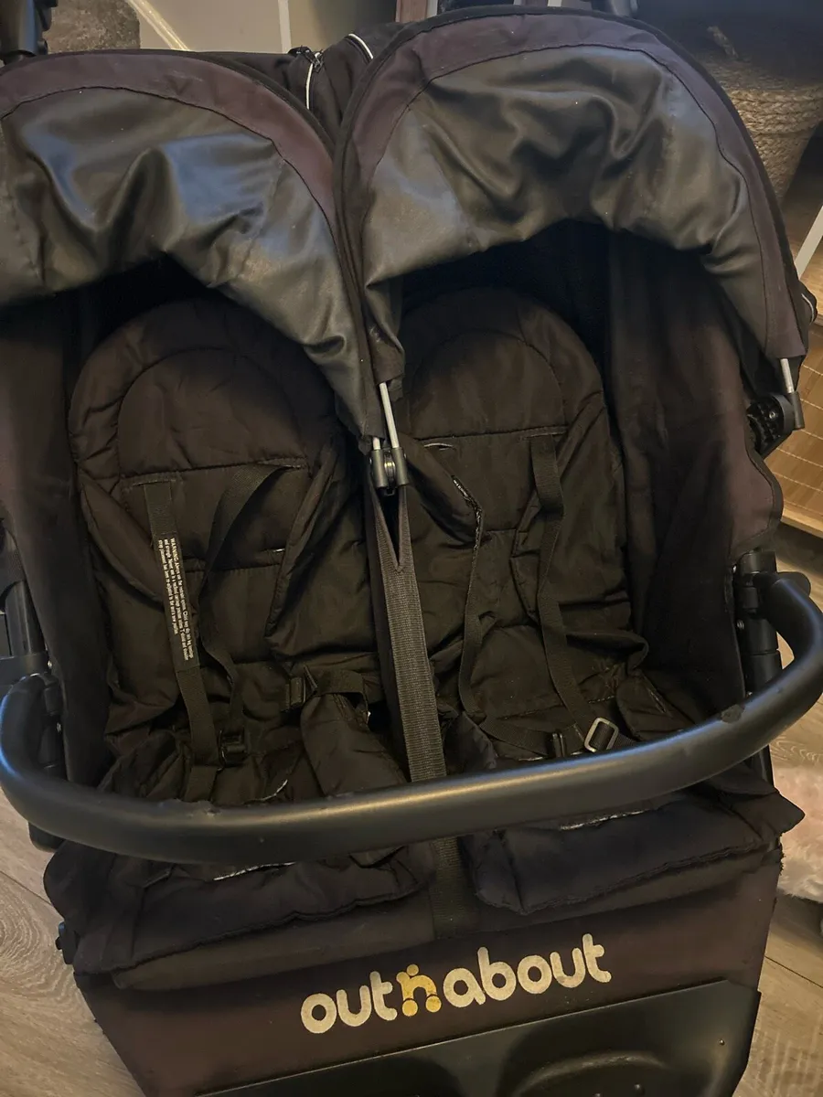 Out and about double buggy - Image 2