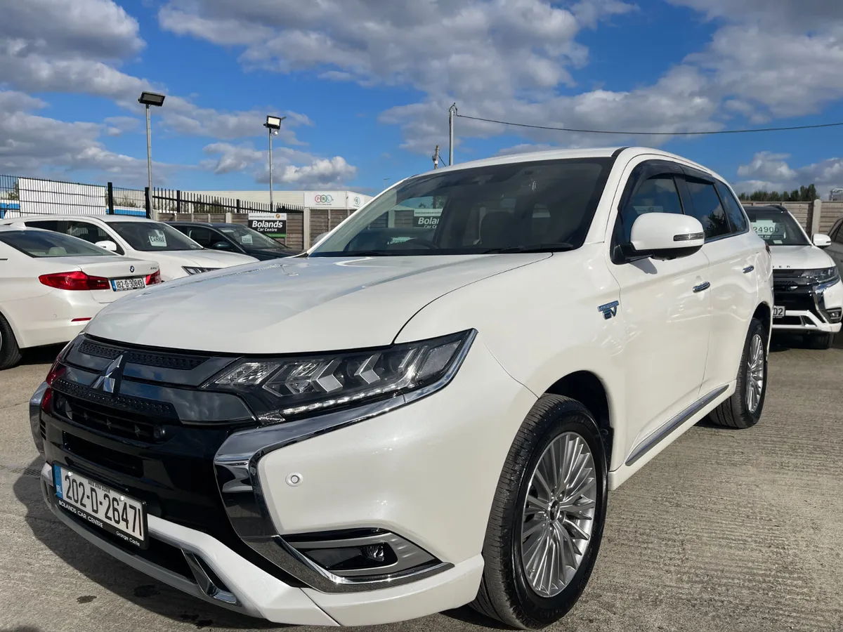202 Mitsubishi Outlander Hybrid 2.4 Phev Automatic - Image 3