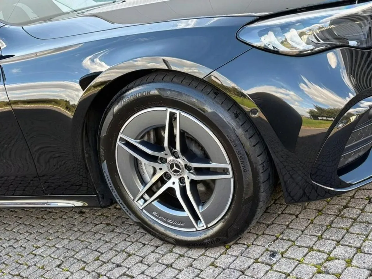 Mercedes-Benz E-Class E 220 D AMG Line - Image 4