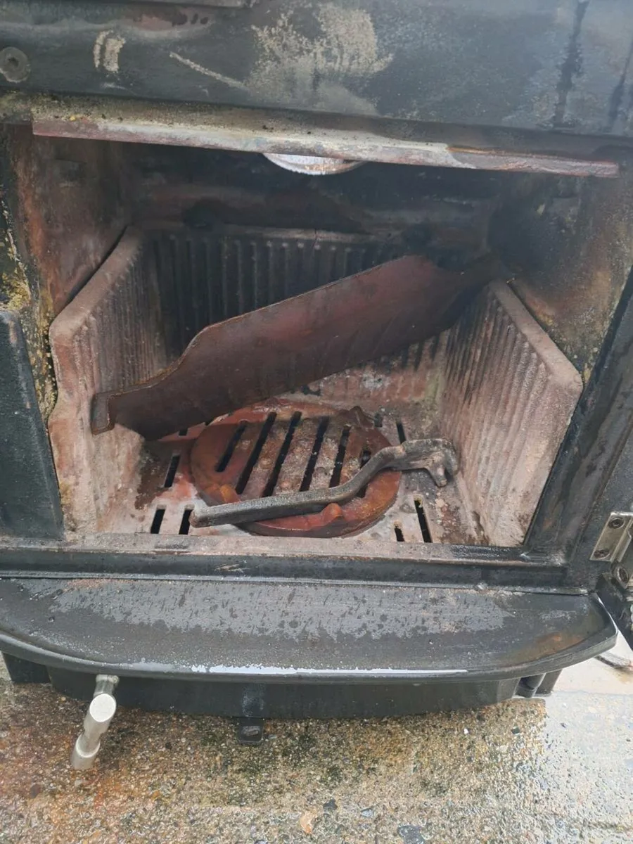 Pierce stove inset - Image 1