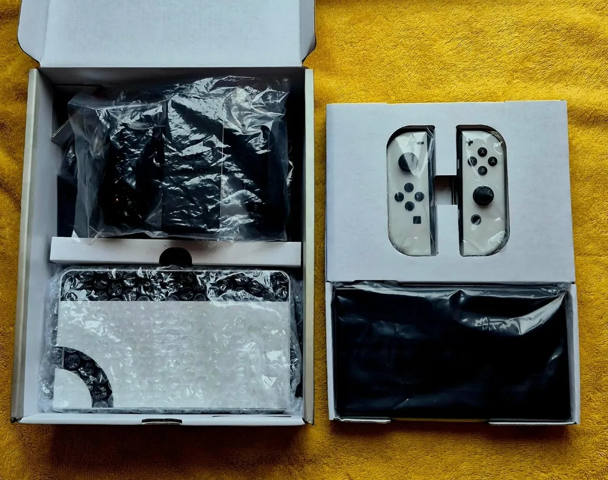 Nintendo Switch OLED - W/Super Mario Bros Wonder - Image 4