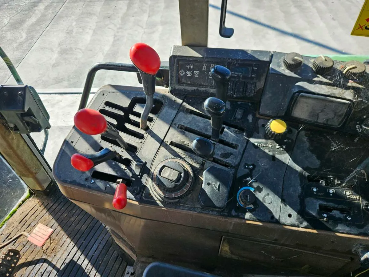 John Deere 6800 no vat - Image 4