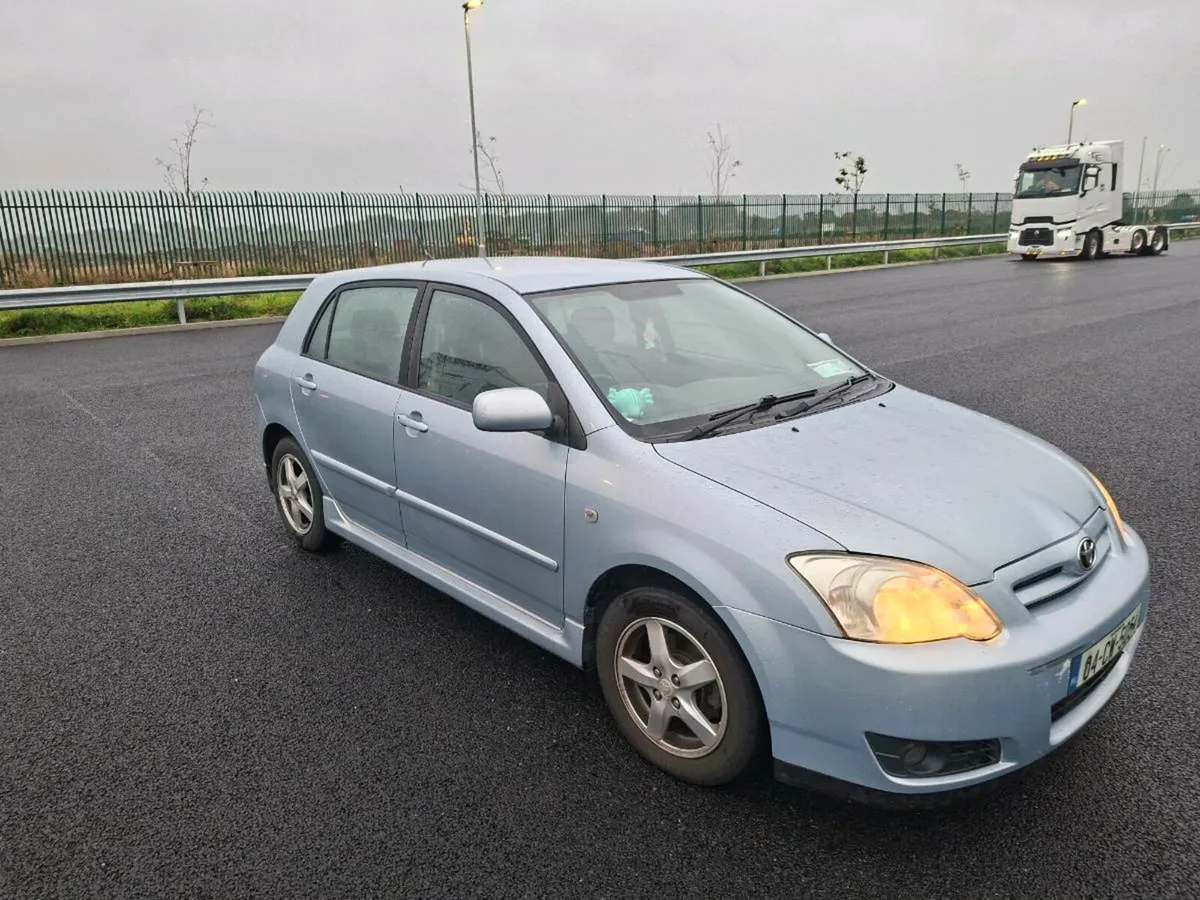 TOYOTA COROLA 2004 2.0 MANUAL only 1000Eu‼️ - Image 4