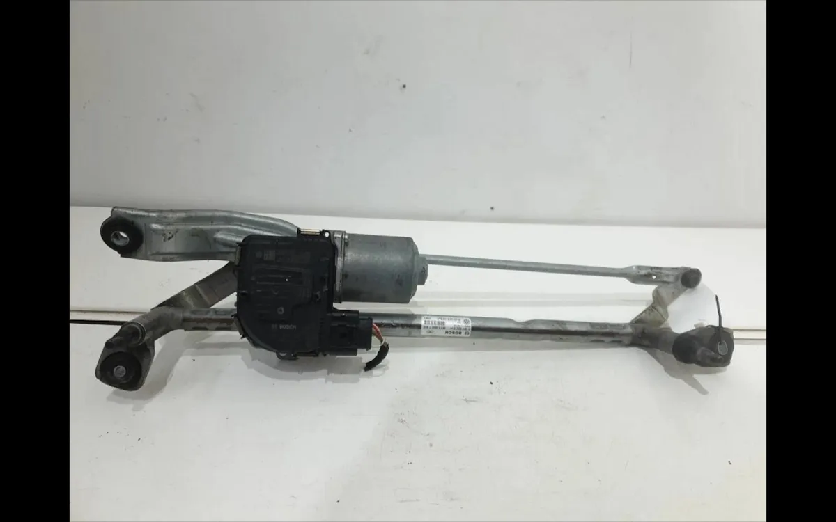 VW Golf MK8 GTD Front Wiper Motor & Linkage - Image 1