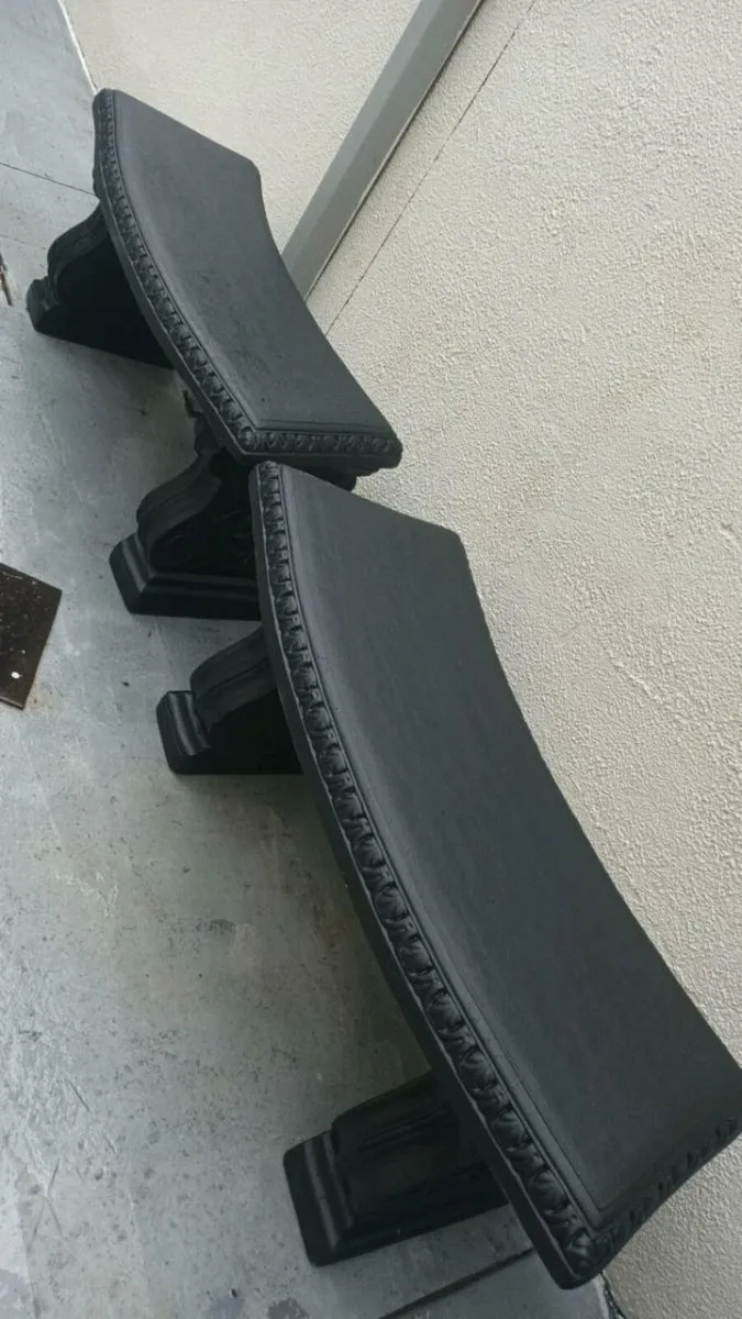 Concrete garden furniture - Image 1