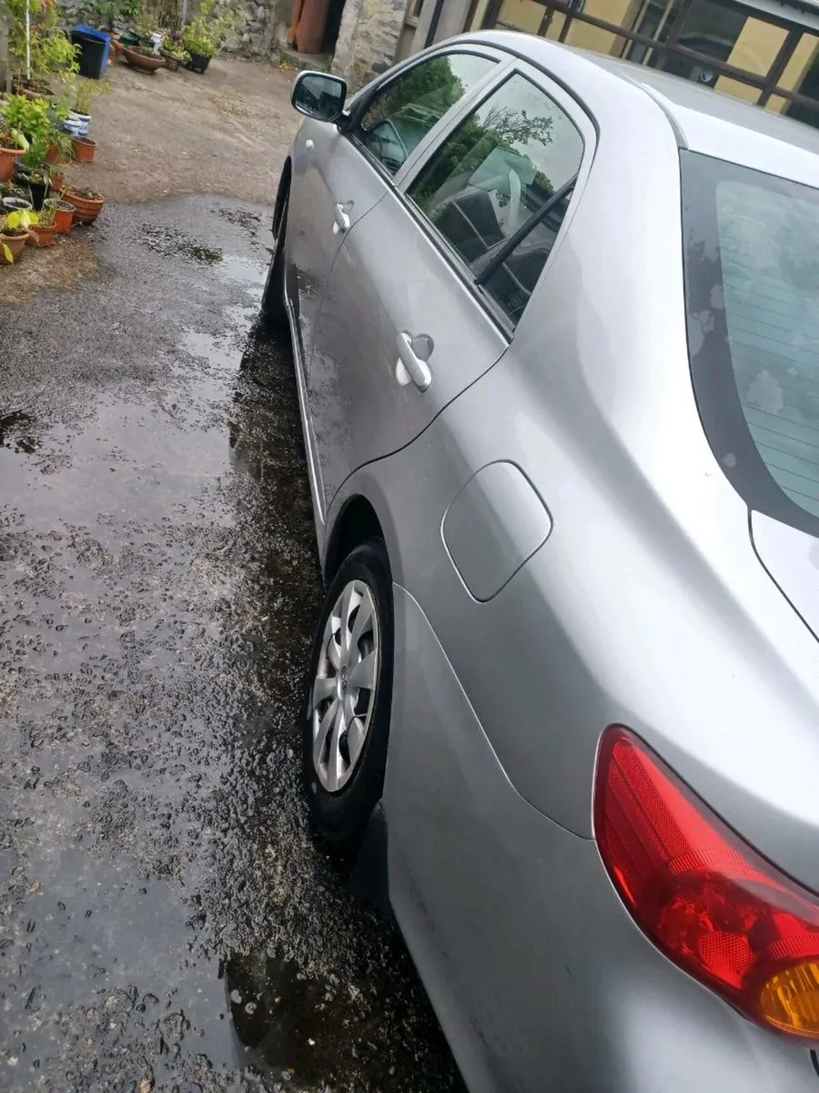 Toyota corolla - Image 3