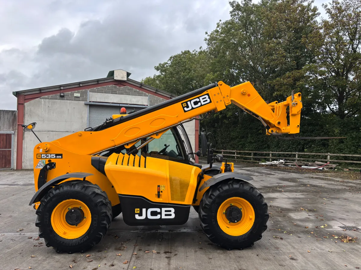 2021JCB 535-95 AGRI - Image 1
