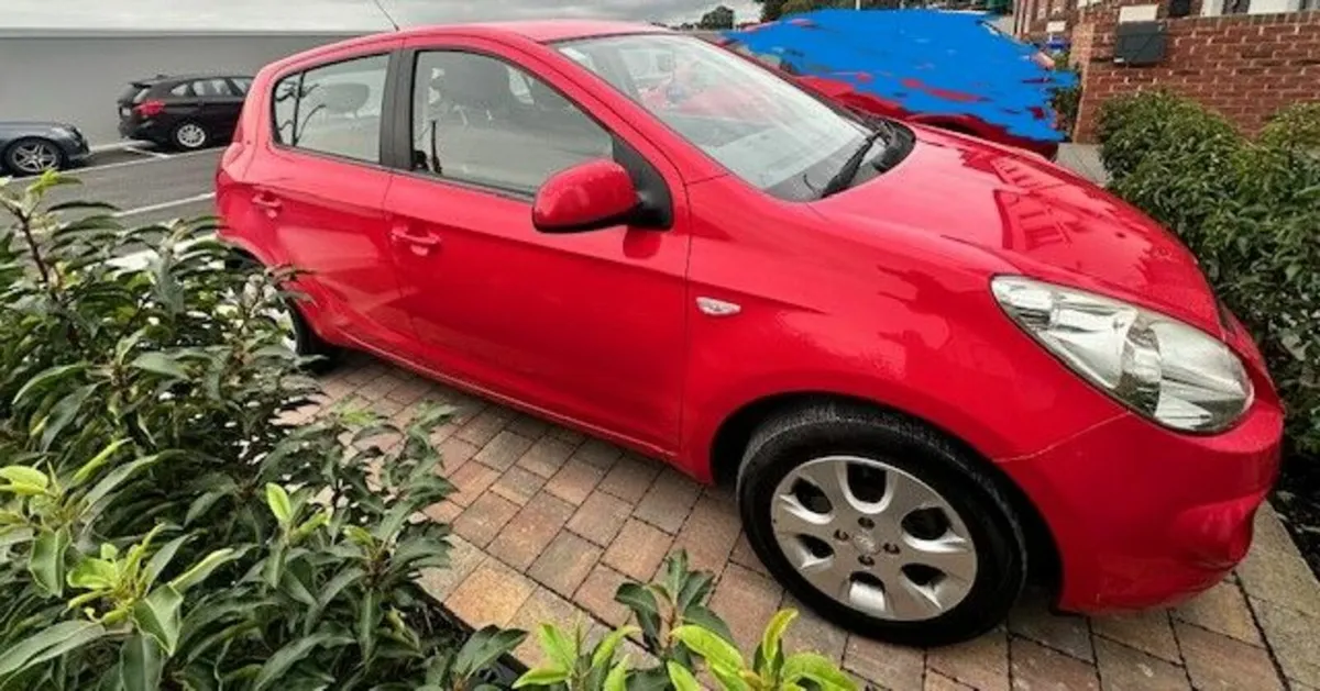 Low miles and good condition Hyundai i20 (2011) - Image 2