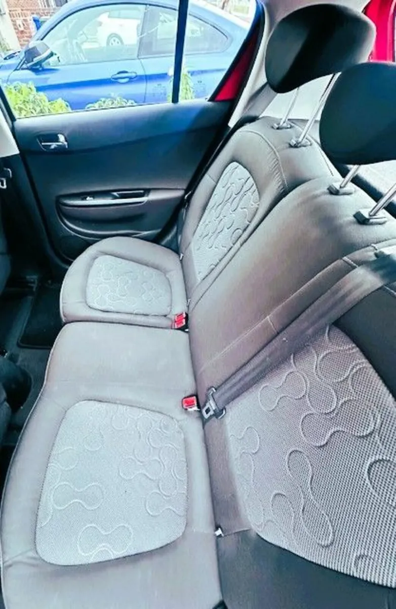 Low miles and good condition Hyundai i20 (2011) - Image 4