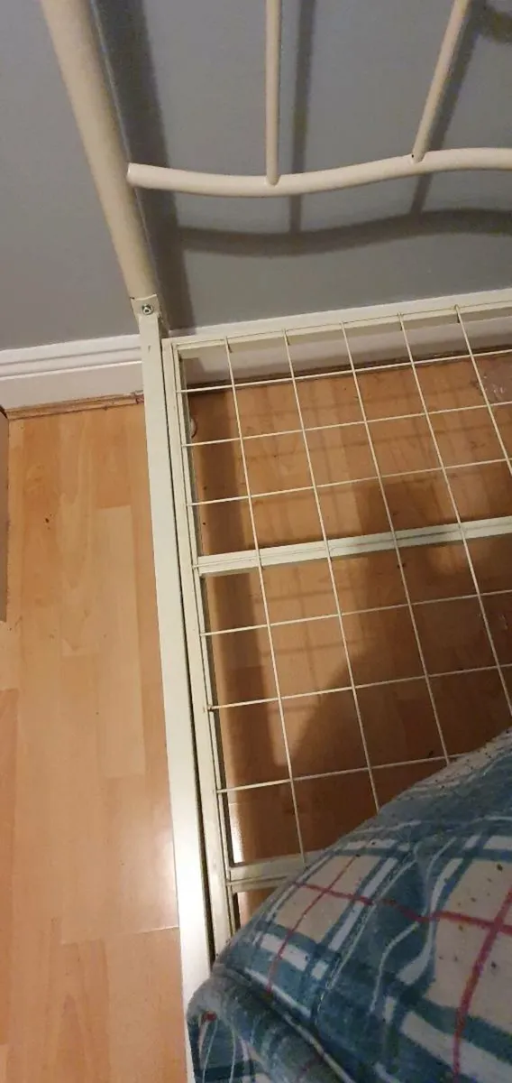 Single bed - Image 3
