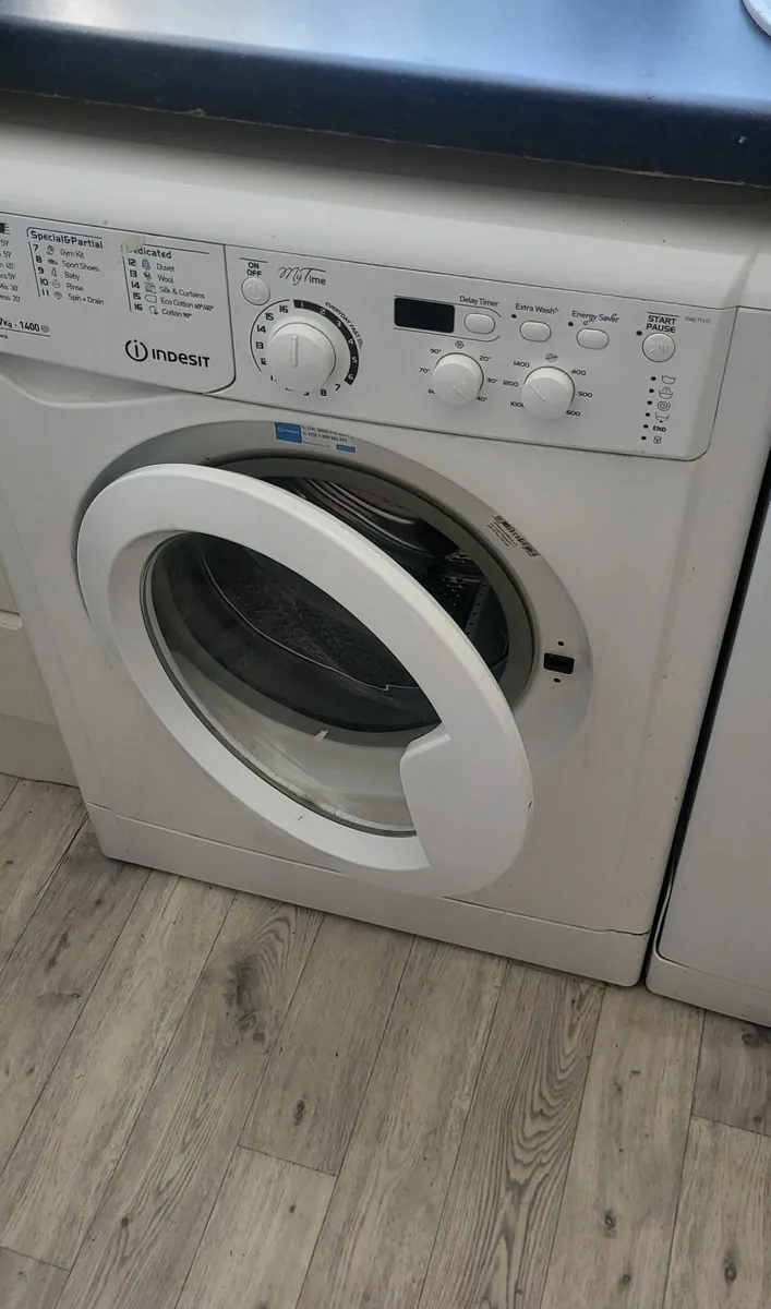 Washing machine - Image 1