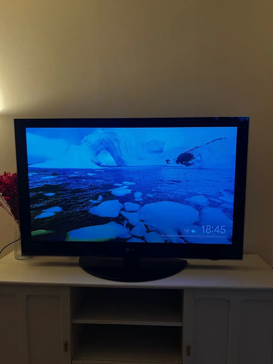 TV - Image 1