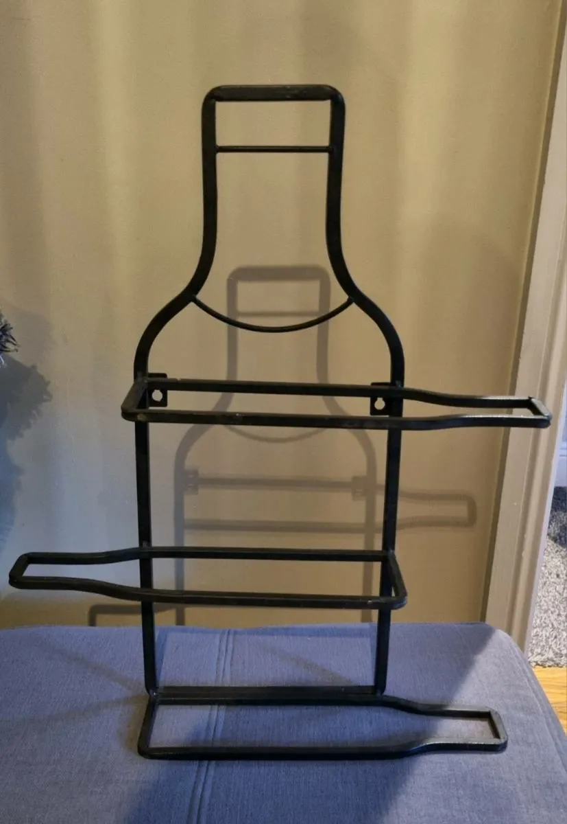 Wall wine rack