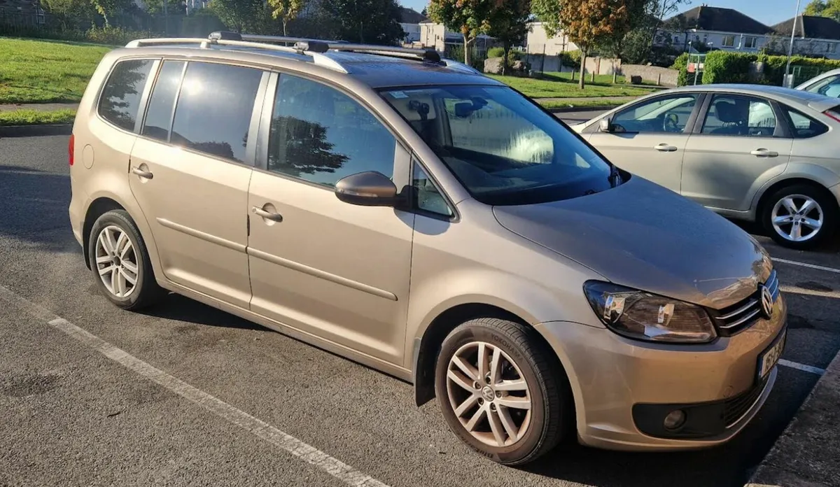 Volkswagen Touran 2015 - Image 1