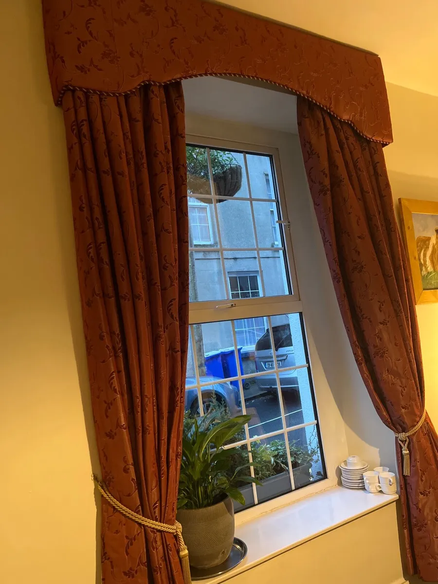 Curtains - Image 3
