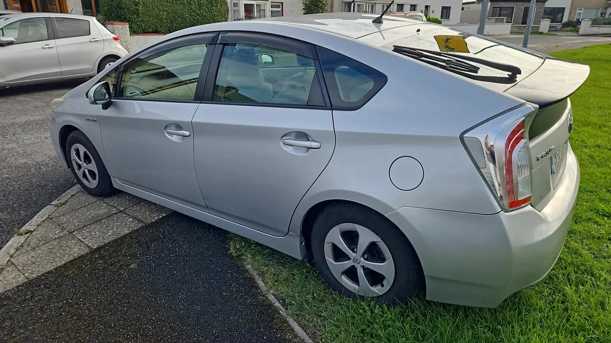 Toyota Prius 2013 - Image 3