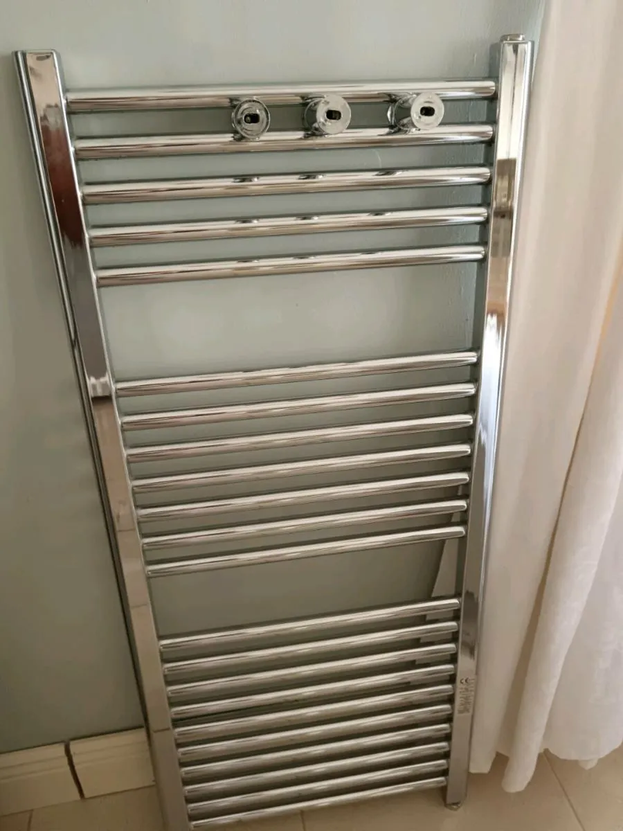 Heated towel rail - Image 1