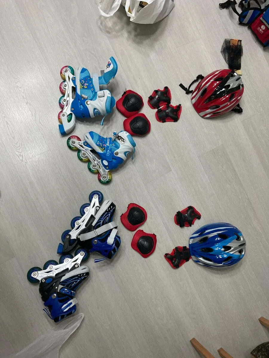 children’s adjustable rollerblades and protection - Image 4